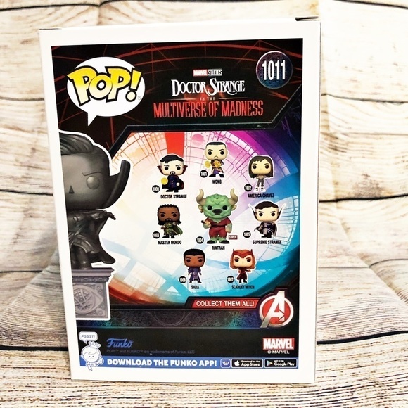 Funko POP! Marvel Collectors Corps Exclusive Supreme Strange Statue #1011 - Picture 3 of 7